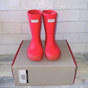 NEW IN BOX. Toddler size 8 Hunter rain boots
